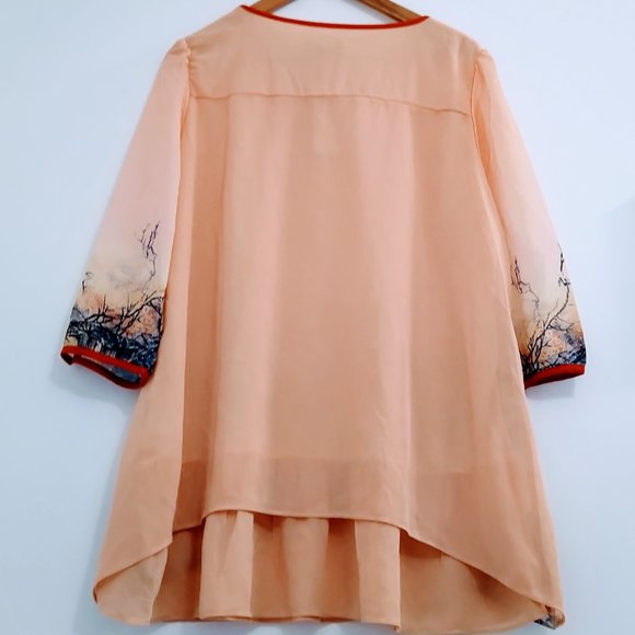 Woman Summer Blouse - Picture 2 of 3